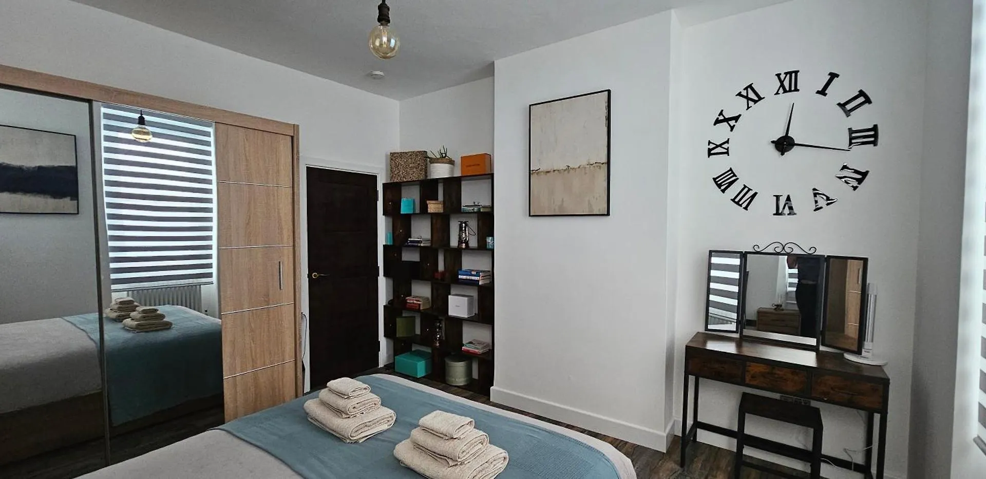 Tower Bridge Spacious King Bedroom With Extra Large Windows London Homestay